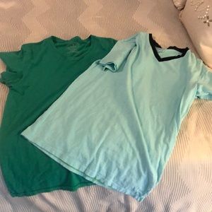 2 American eagle t shirts